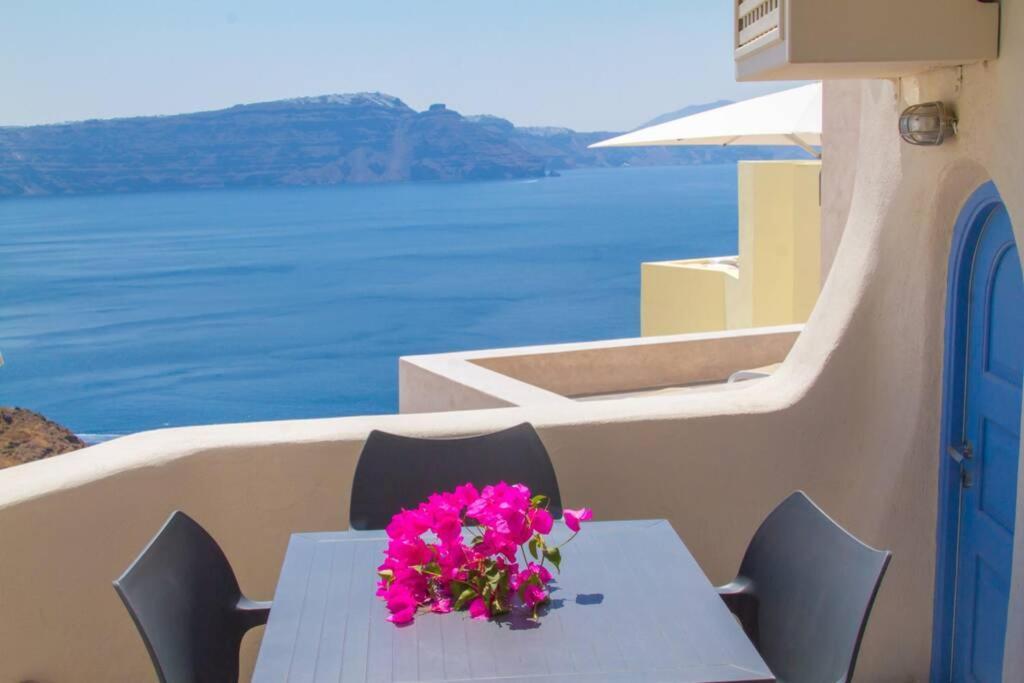Twin Cave House Villa Oia  Exterior photo