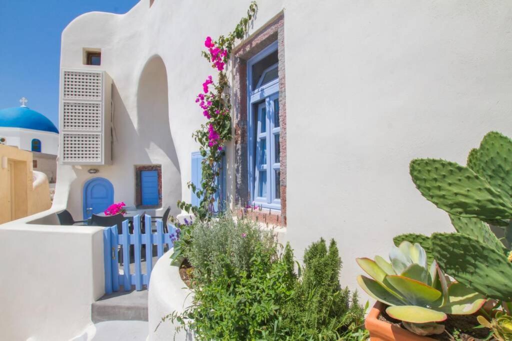 Twin Cave House Villa Oia  Exterior photo